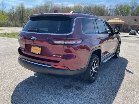 Used 2023 Jeep Grand Cherokee L Limited image 7