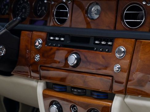 Used 2010 Rolls-Royce Phantom Drophead Coupe RWD image 30