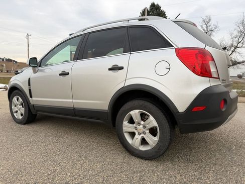 Used 2015 Chevrolet Captiva Sport LS image 2