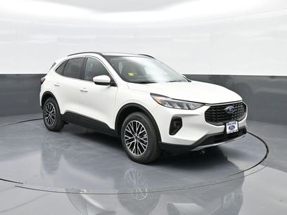 New 2025 Ford Escape SE