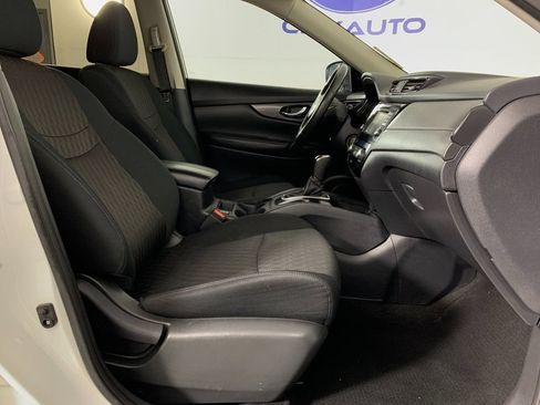 Used 2018 Nissan Rogue SV FWD image 40