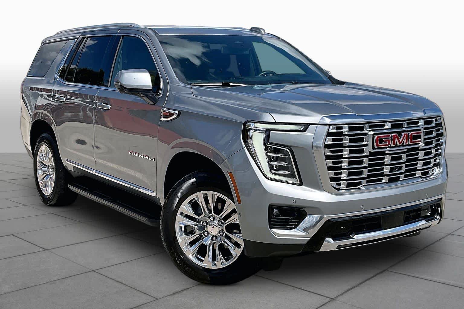 Used 2025 GMC Yukon Denali RWD image 3