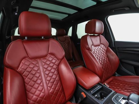 Used 2019 Audi SQ5 Prestige w/ Prestige Package AWD/4WD image 32