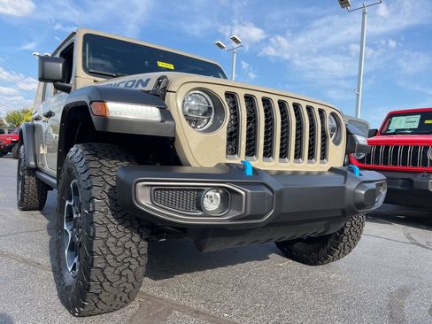 Used 2022 Jeep Wrangler Unlimited Rubicon 4xe w/ Cold Weather Group image 43