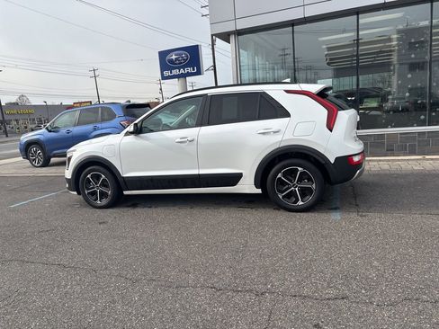 Used 2023 Kia Niro EX w/ EX Cold Weather Package image 13