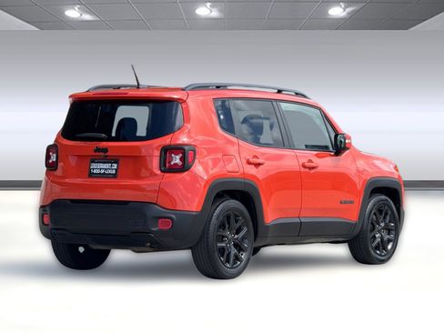 Used 2017 Jeep Renegade Altitude FWD image 8