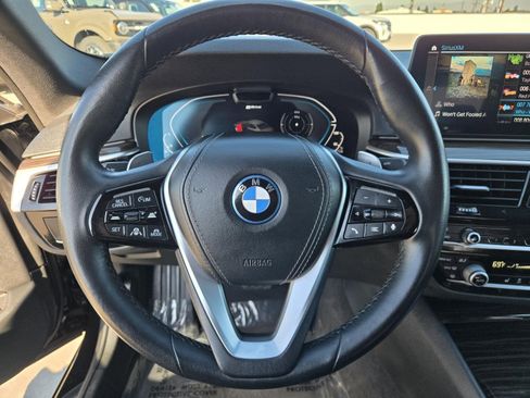 Used 2022 BMW 530e image 17