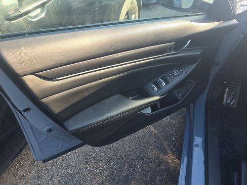 Used 2021 Honda Accord Sport image 11