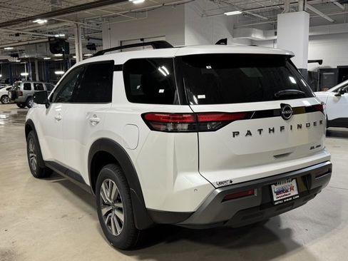 New 2026 Nissan Pathfinder SL image 15