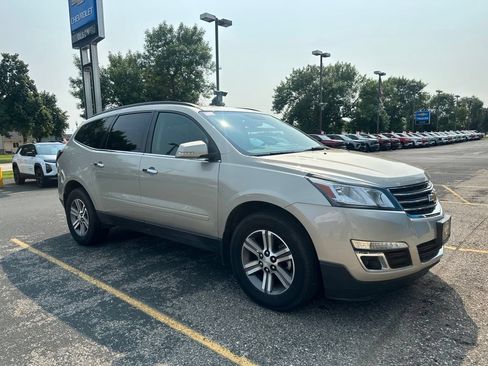 Used 2017 Chevrolet Traverse LT AWD/4WD image 8