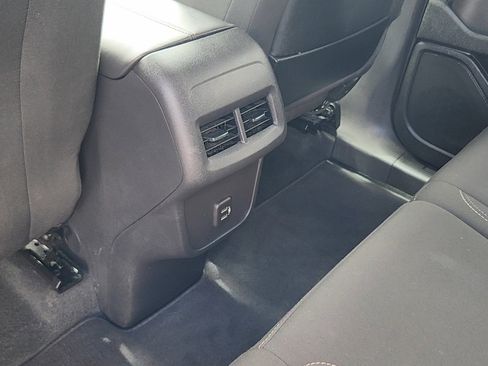 Used 2024 GMC Terrain SLE AWD/4WD image 17