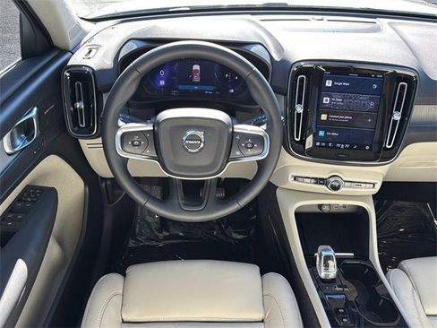 Used 2023 Volvo XC40 B5 Ultimate w/ Protection Package Premier image 11