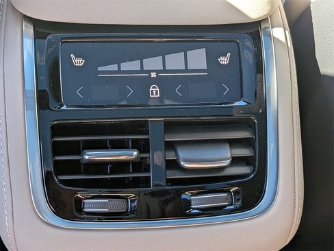 New 2026 Volvo XC90 B6 Plus w/ Protection Package Premier image 15