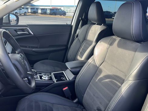 Used 2022 Mitsubishi Outlander SE image 15