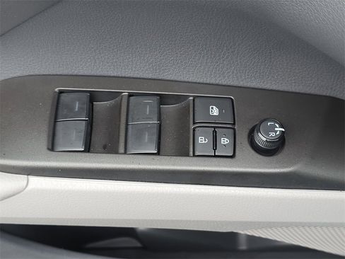 Used 2024 Toyota Camry SE image 31