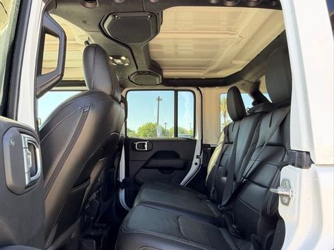 Used 2021 Jeep Wrangler Unlimited Sahara image 22