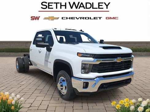 New 2026 Chevrolet Silverado 3500 LT w/ Convenience Package AWD/4WD image 1