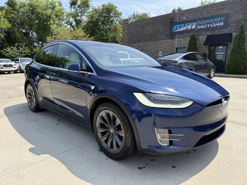 Used 2018 Tesla Model X AWD/4WD image 3