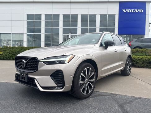 Used 2023 Volvo XC60 B5 Plus w/ Climate Package AWD/4WD image 43