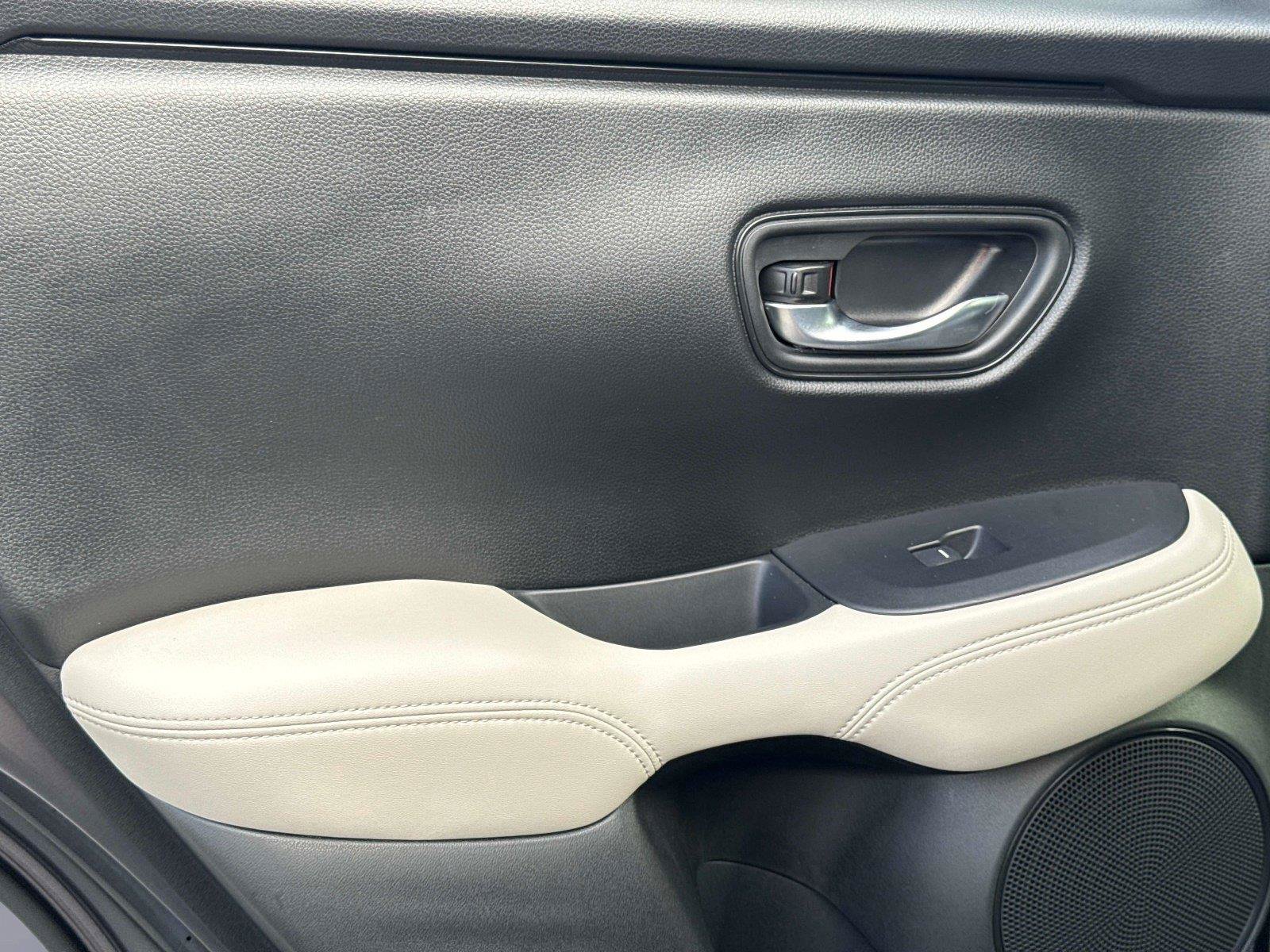 Certified 2024 Honda HR-V LX image 12