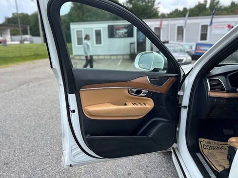 Used 2018 Volvo XC90 T6 Inscription w/ Convenience Package image 10