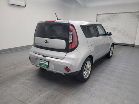 Used 2019 Kia Soul + image 9
