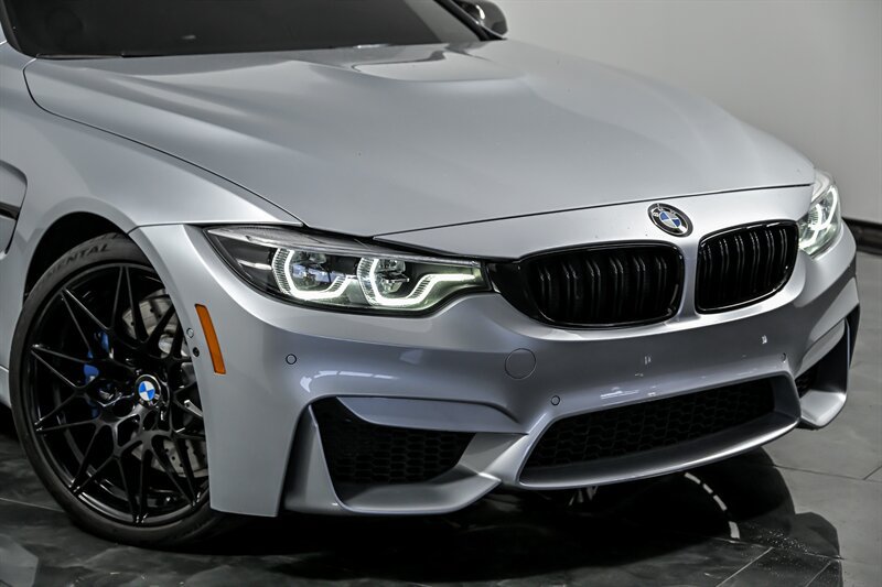 Used 2018 BMW M4 Coupe RWD image 2