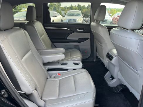 Used 2015 Toyota Highlander Limited Platinum AWD/4WD image 14