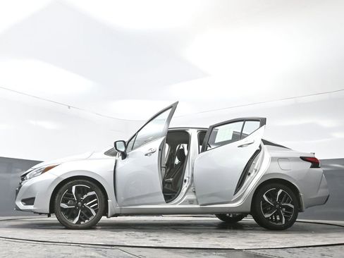 Used 2023 Nissan Versa SR w/ Trunk Package image 75