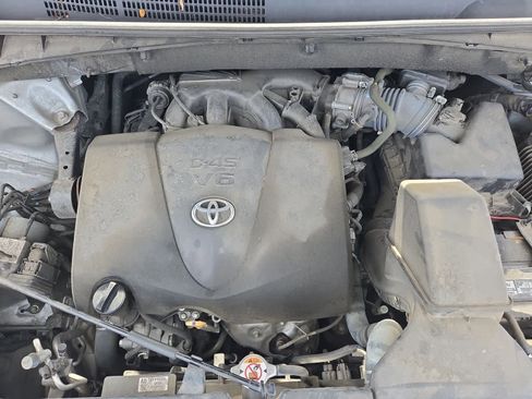 Used 2019 Toyota Highlander LE image 13