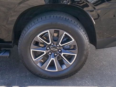 Used 2022 Chevrolet Suburban Z71 w/ Luxury Package image 6