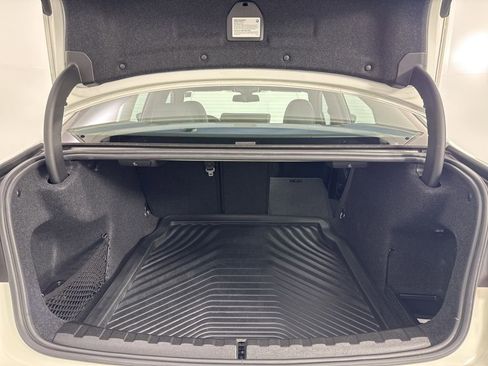 Used 2019 BMW 330i xDrive Sedan w/ Premium Package image 9