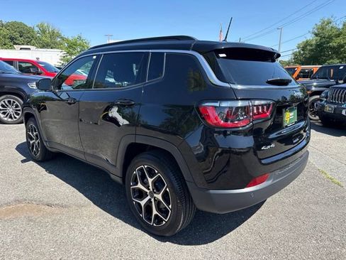 Used 2025 Jeep Compass Limited AWD/4WD image 17