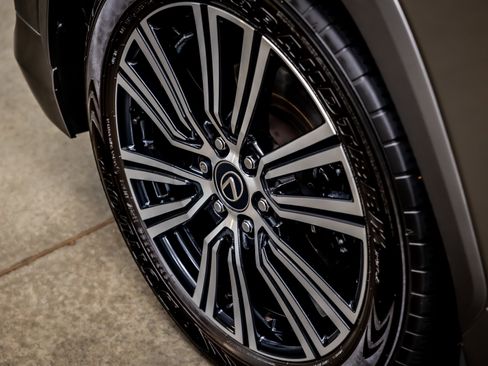 Used 2024 Lexus LX 600 4WD w/ Appearance Package image 16