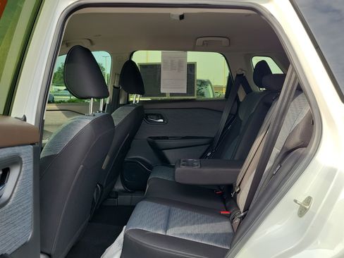 Certified 2023 Nissan Rogue SV FWD image 11