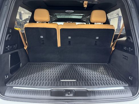 Used 2022 Jeep Grand Wagoneer Series III w/ Rear Seat Video Group 1 image 15