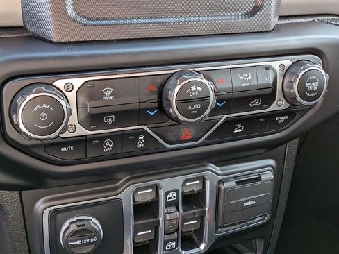 Used 2021 Jeep Wrangler Unlimited Sport image 24