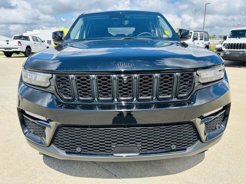 Used 2023 Jeep Grand Cherokee Limited w/ Luxury Tech Group II AWD/4WD image 38