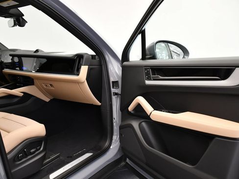 Certified 2026 Porsche Cayenne Coupe AWD/4WD image 52