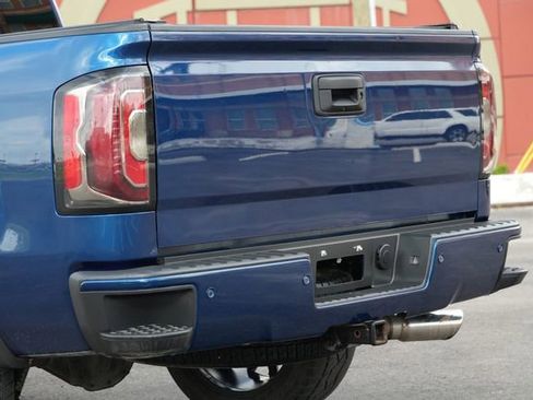 Used 2017 GMC Sierra 1500 Denali w/ Denali Ultimate Package AWD/4WD image 18