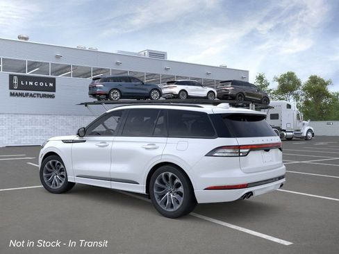 New 2026 Lincoln Aviator AWD w/ Jet Appearance Package image 4