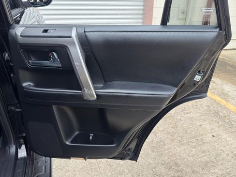 Used 2016 Toyota 4Runner SR5 Premium RWD image 41