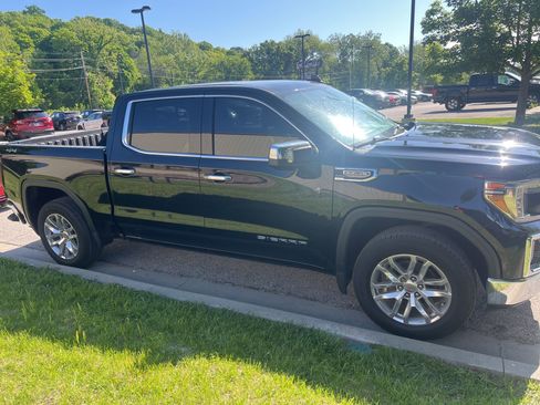Used 2019 GMC Sierra 1500 SLT w/ SLT Convenience Package AWD/4WD image 4