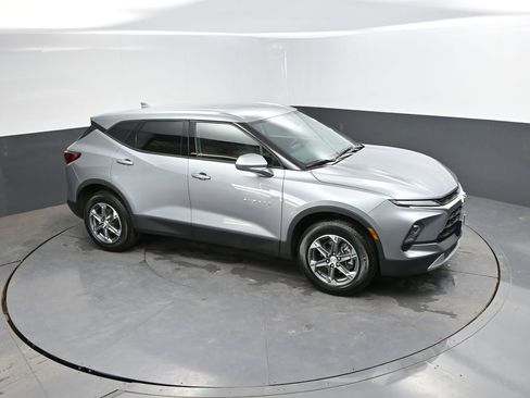 Used 2025 Chevrolet Blazer LT AWD/4WD image 24