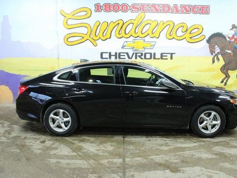 Used 2018 Chevrolet Malibu LS image 1