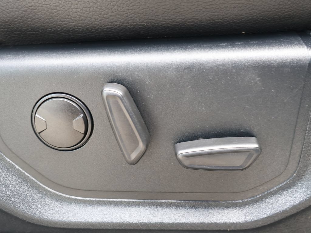 Used 2021 Ford Expedition XLT AWD/4WD image 38