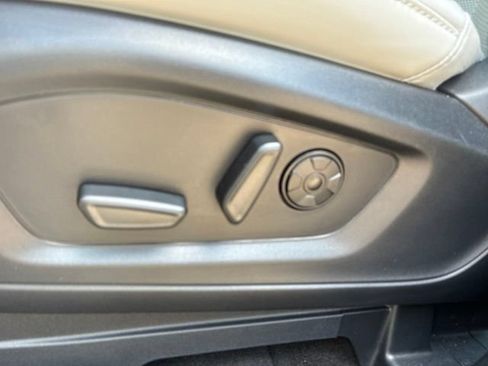 Used 2025 Ford Explorer Platinum w/ Ultimate Package RWD image 27