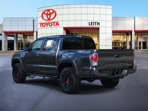 Used 2022 Toyota Tacoma TRD Sport image 7