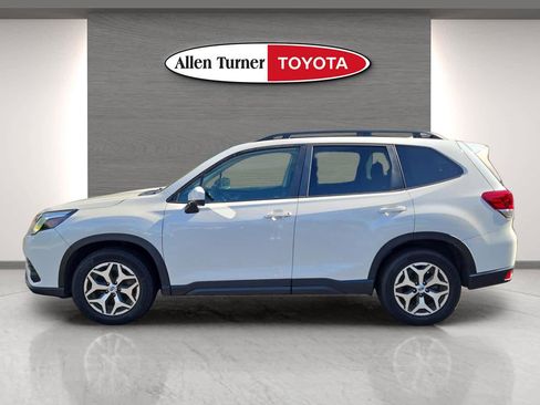 Used 2022 Subaru Forester Premium image 10