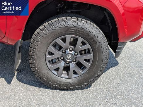 Used 2021 Toyota Tacoma SR5 RWD image 12